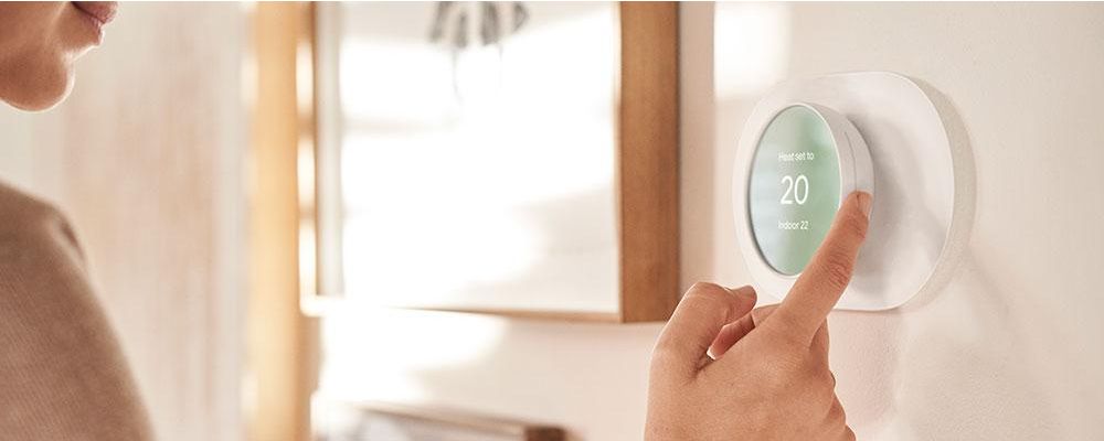  Set it & Forget it: How Smart Thermostats Work Hard For Your & Your Energy Bill!